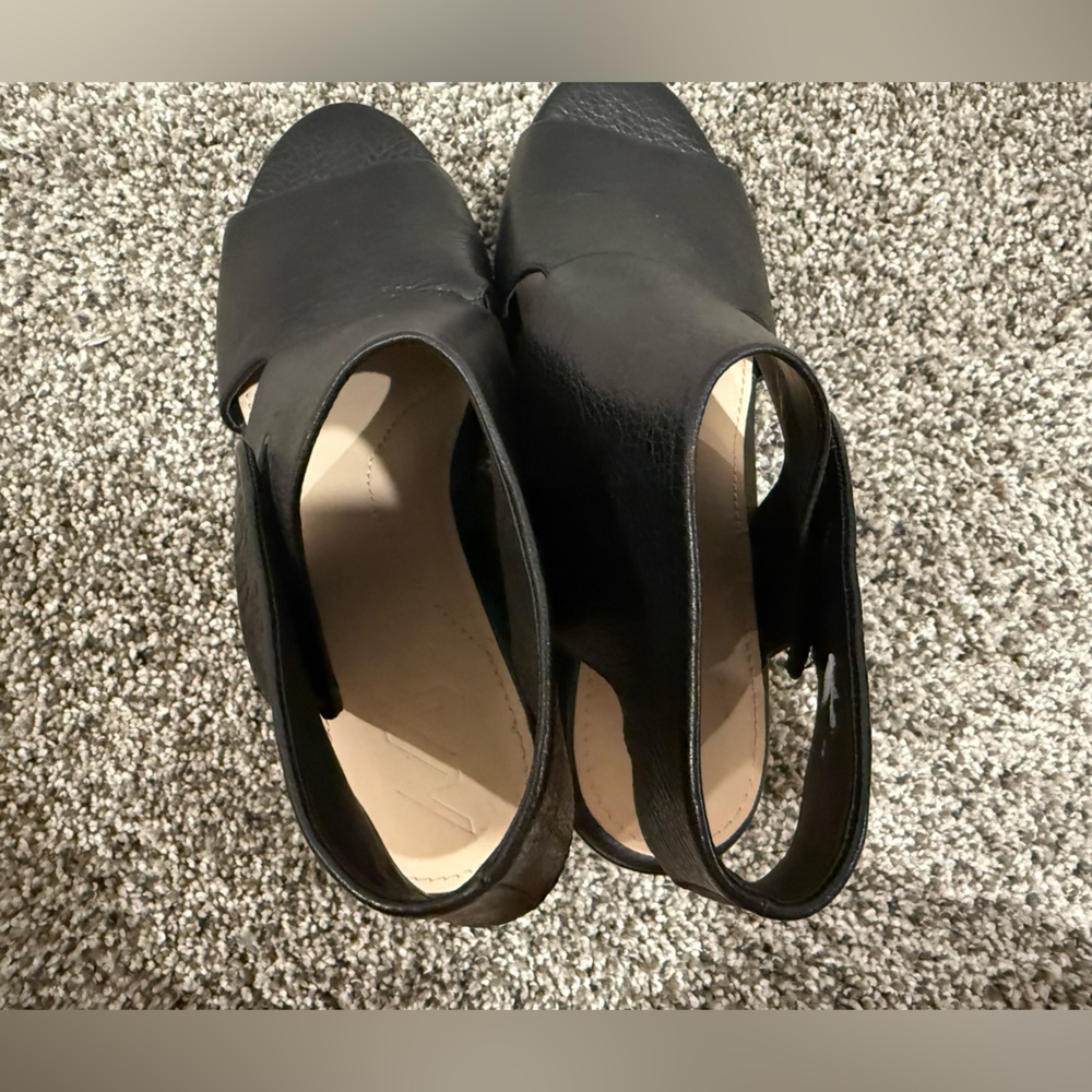 Naya Seeker black leather wedge sandal high heels, size 7.5 - Picture 9 of 13